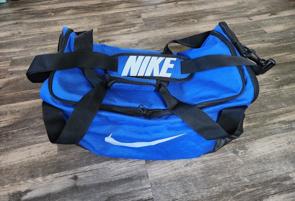 NIKE Large Blue Duffle Bag Gym Carry On Luggage Workout Tote Shoulder Strap